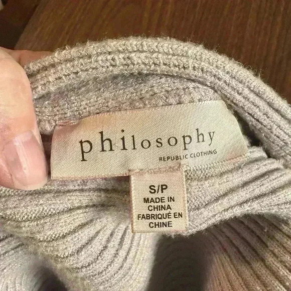 Philosophy Women’s Sz S Taupe Sweater. Poly Blend. 18” Shoulder To Hem. - Picture 5 of 7